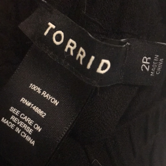 SOLD!  TORRiD Size 2R, Black Overalls With Pockets 100% Rayon - Picture 5 of 5